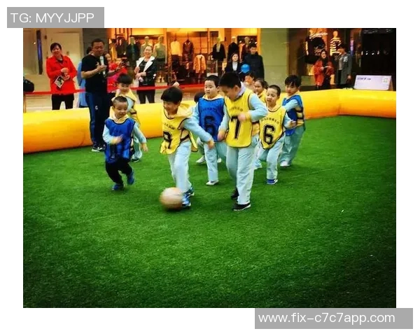 幼儿足球训练计划全面提升孩子运动能力与团队合作精神的指导方案 幼儿足球训练计划全面提升孩子运动能力与团队合作精神的指导方案