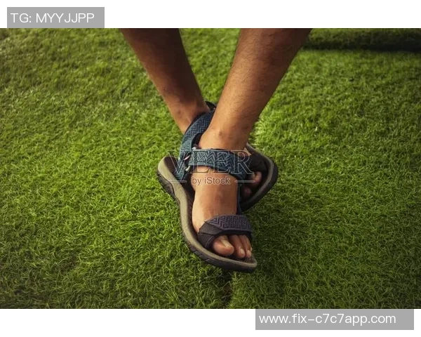 打篮球穿足球鞋的奇妙体验与运动装备选择的深度分析 打篮球穿足球鞋的奇妙体验与运动装备选择的深度分析