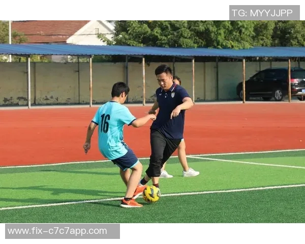 足球激情四溢带来的乐趣与团结让我们共同感受这项运动的魅力与快乐